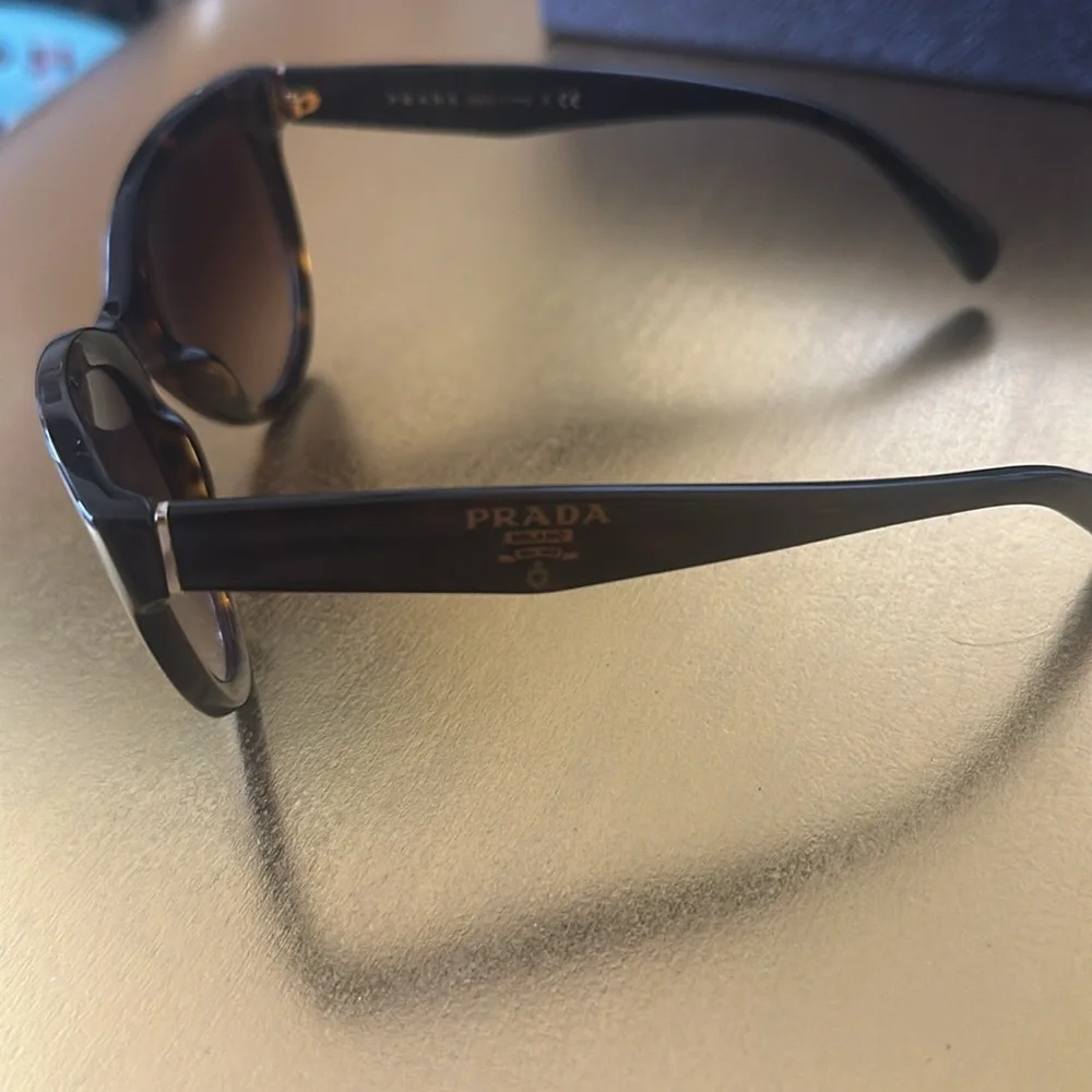 PRADA SUNGLASSES - Picture 3 of 5